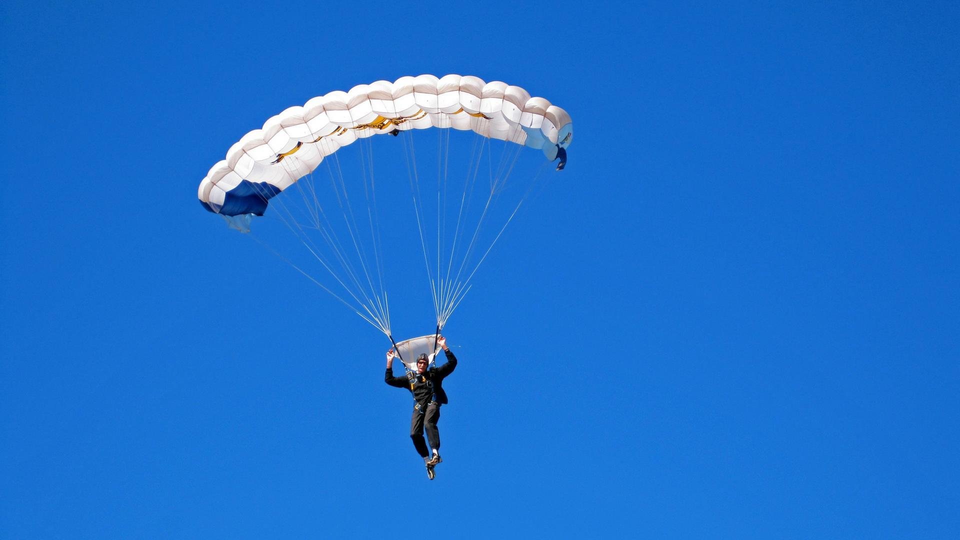 逆境之翼，戈贝尔在风暴中完成救赎，老鹰翻盘公牛的启示